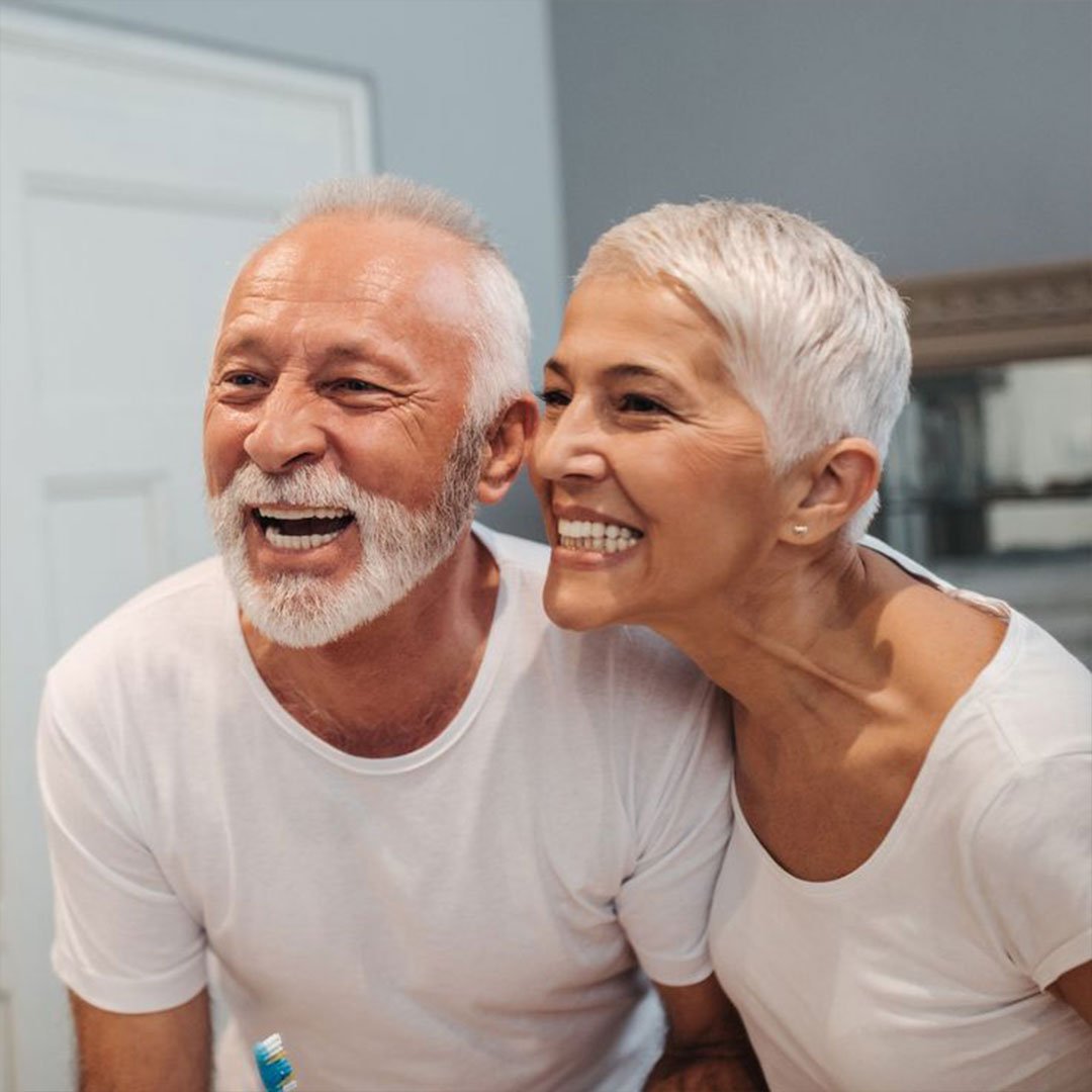 Ideal for patients who have lost all their natural teeth on the upper or lower arch. These provide a complete set of beautiful, functional teeth.